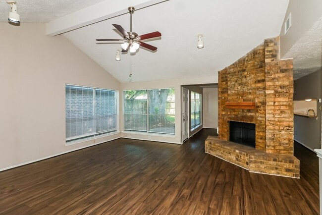 Photo - 15306 Evergreen Pl Dr