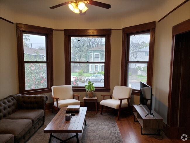 Building Photo - 2522 P St Unit Main Rental