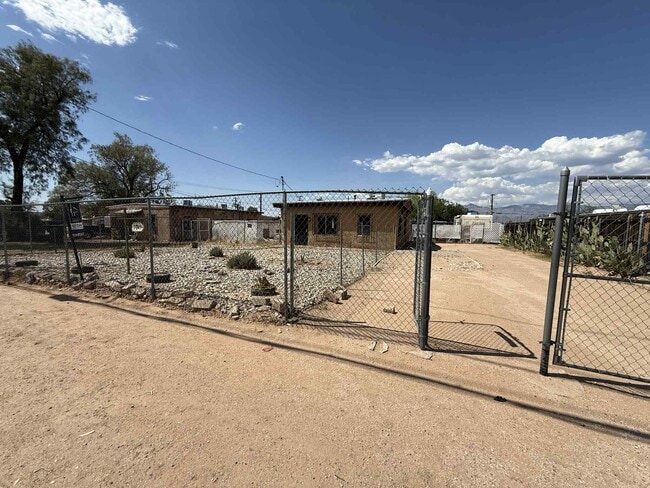 Photo - 5709 E 26th St