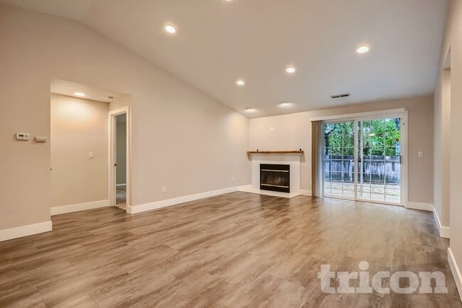 Photo - 13806 NE 47th St