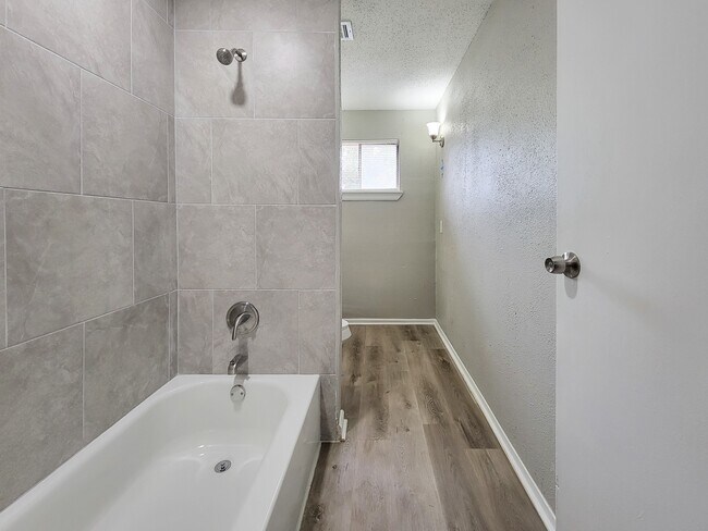 Photo - 3121 Proswimmer St