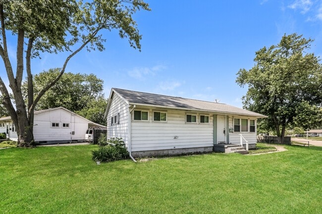 Photo - 2908 Ghent Ave
