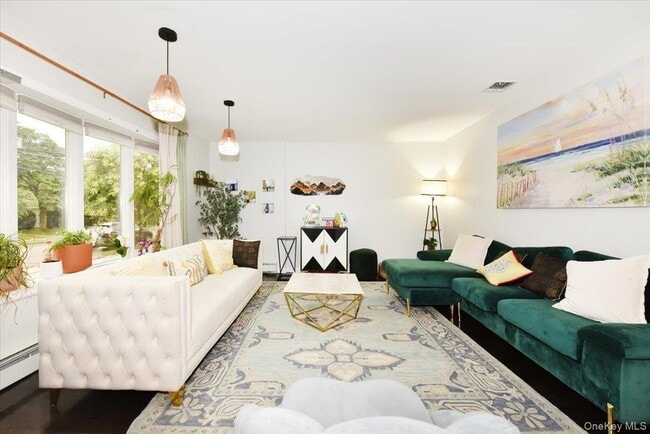 Photo - 109 Charles St