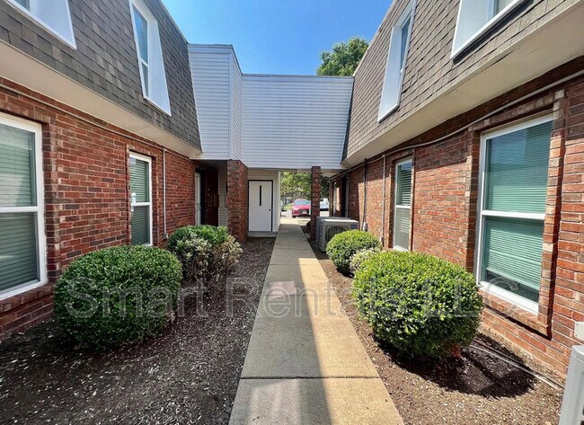 Photo - 9971 Chateau Roi Dr