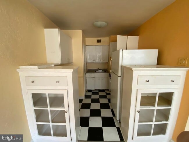 Building Photo - 6143 Old York Rd Unit 1 Rental