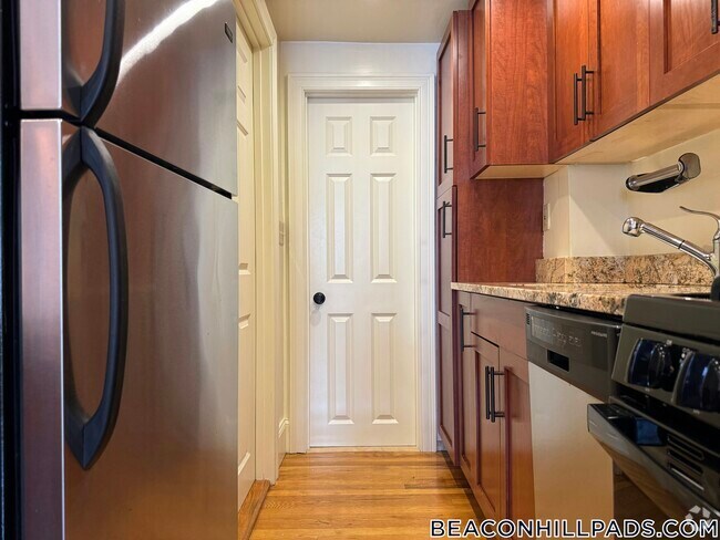 Building Photo - 88 W Cedar St Unit 7 Rental