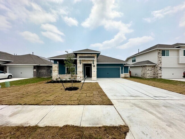 Building Photo - Beautiful Recently New Build Home in West ...
