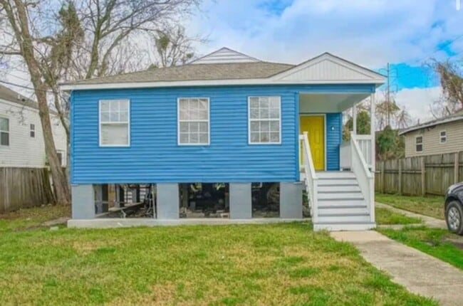 Building Photo - 3017-3019 Music St Unit 3019