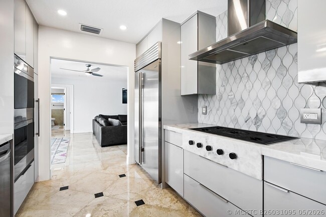 Building Photo - 4761 Bayview Dr