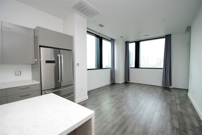 Photo - 1211 Caroline St Unidad 1104