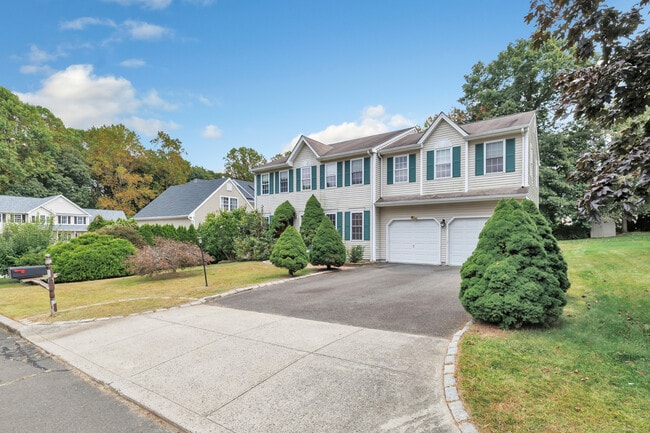 Photo - 9 Milford Hunt Ln