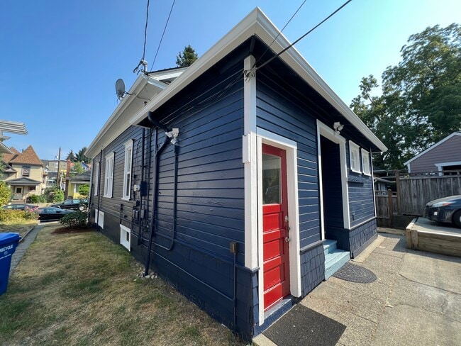 Photo - 5511 Brooklyn Ave NE