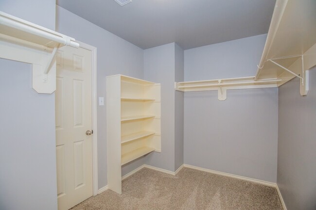 Photo - 26945 Kings Crescent Dr