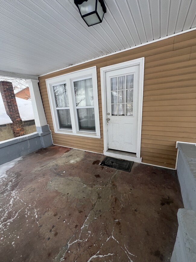 Photo - 305 Mount Zoar St