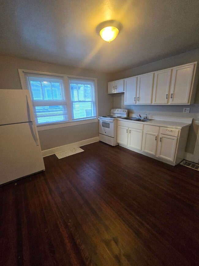 Photo - Spacious 2-Bedroom Home Near Sherman Drive & Downtown Indianapolis