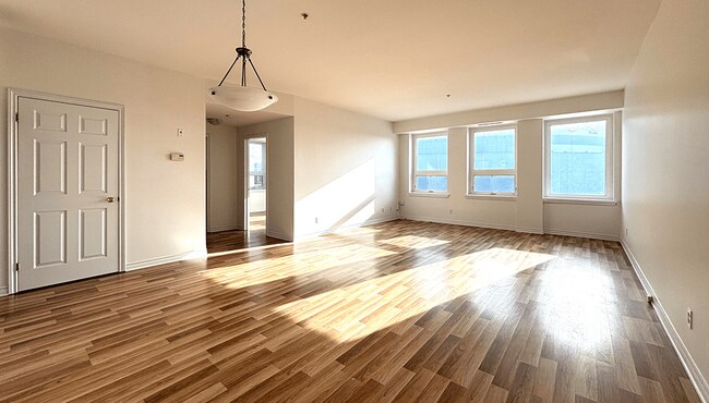 Photo - 1111 Main Street