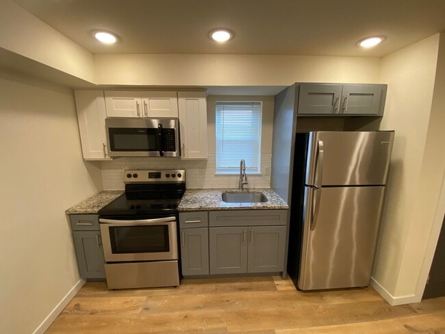 Building Photo - 6331 W Girard Ave Unit 2