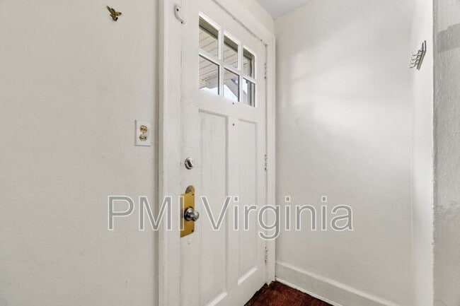 Photo - 818 W 42nd St