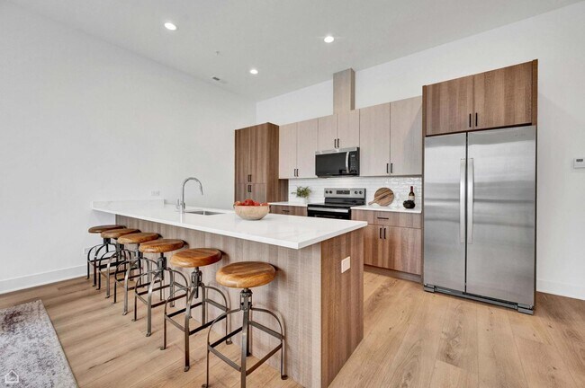 Photo - 1615 W 13th St Unit 300