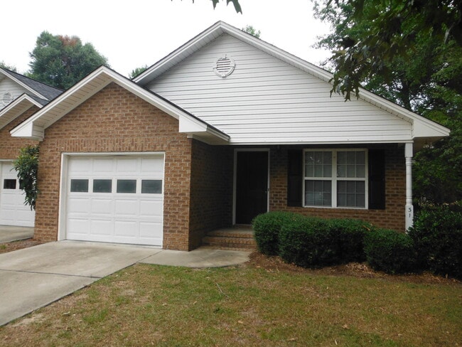 Photo - 31 Radcliff Dr