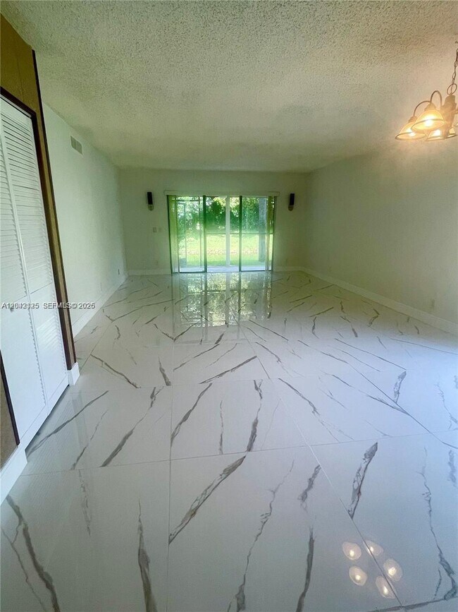 Photo - 403 Lakeview Dr Unit 106