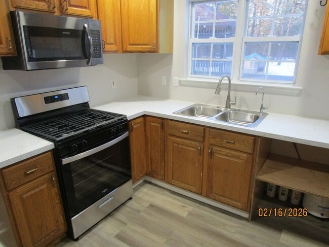 Photo - 465 Pfister Rd