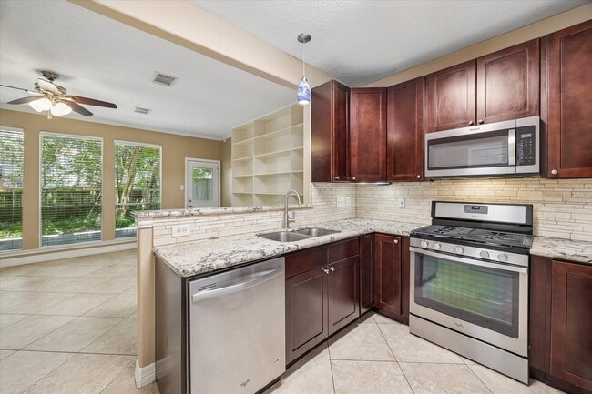 Photo - 9 E Willowood Ct