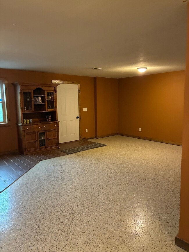 Photo - 409 Clark St