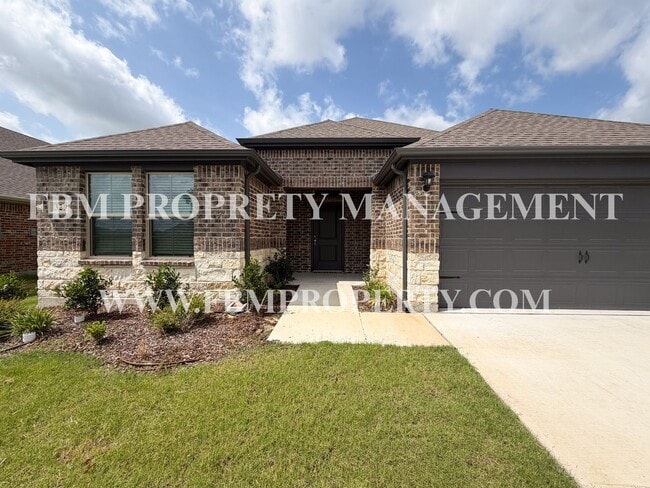 Photo - 329 Thoroughbred St