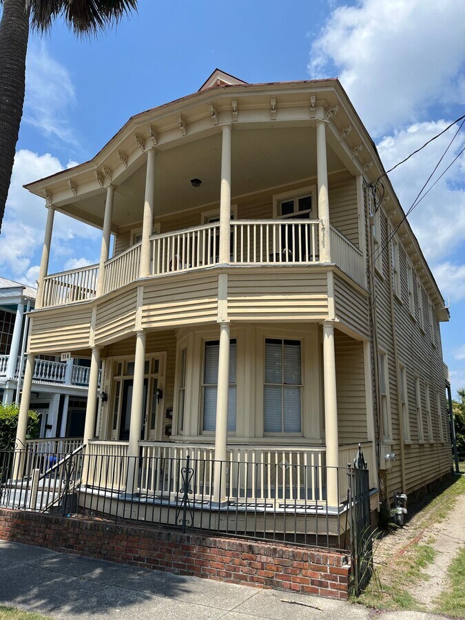 Photo - 114 Alexander St Apartment Unit B