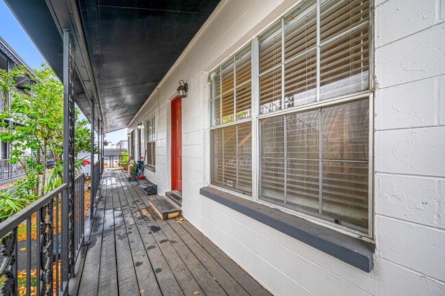 Photo - Renovated Seminole Heights Townhome with Laundry Included Unit 4004-C