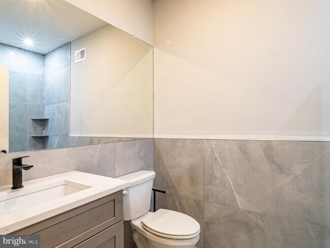 Photo - 769 S 10th St