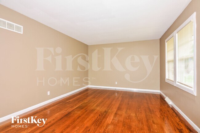 Photo - 1007 Chambers Rd