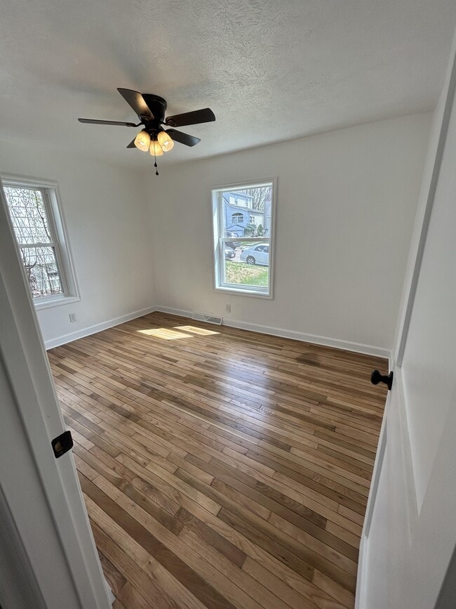 Photo - 2019 Oregon Ave