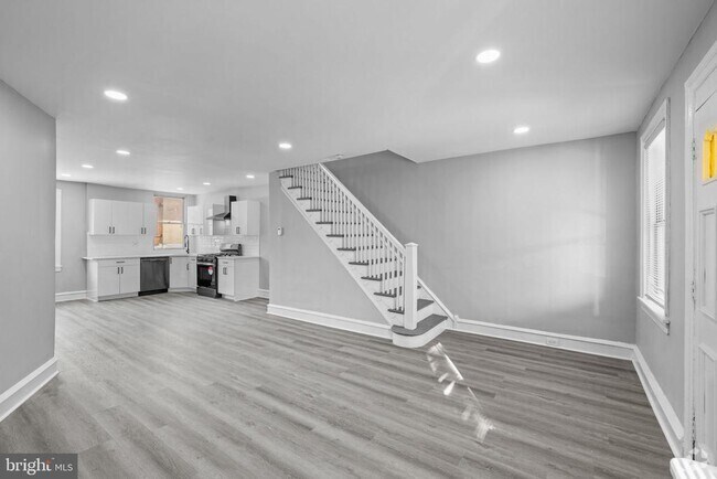Building Photo - 5517 Ridgewood St Rental