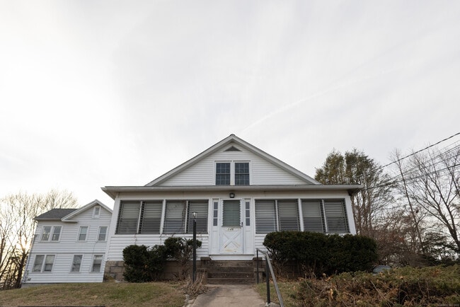 Building Photo - 148 Beecher St