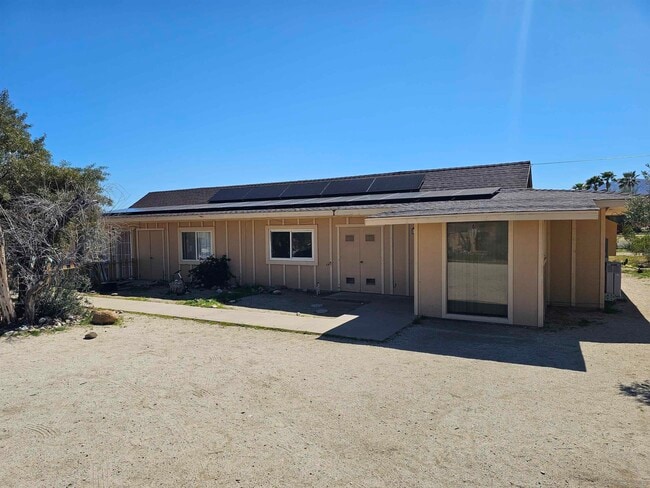 Building Photo - 2768 Country Club Rd Rental