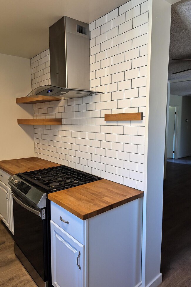 Encimeras paralelas de cocina tipo galera - 334 Calor Dr Casa