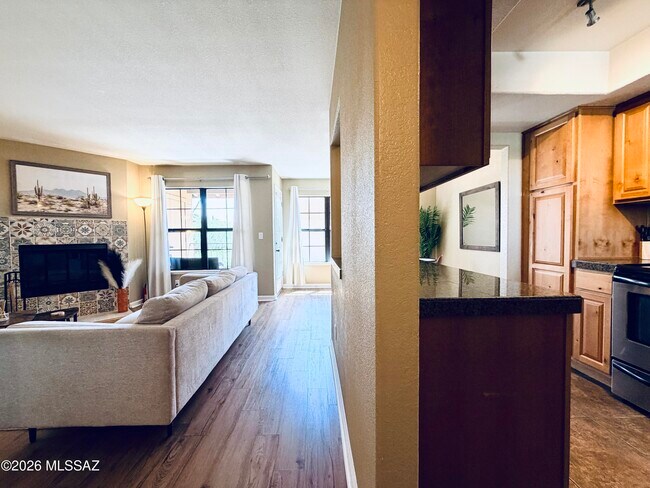 6651 N Campbell Ave Unit 240