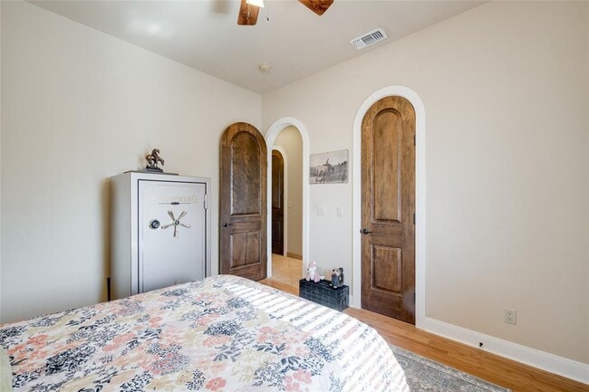 Photo - 404 Bendito Way