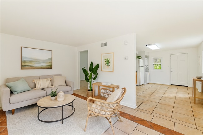 Photo - 2 Bedroom Close to Campus Unit 3