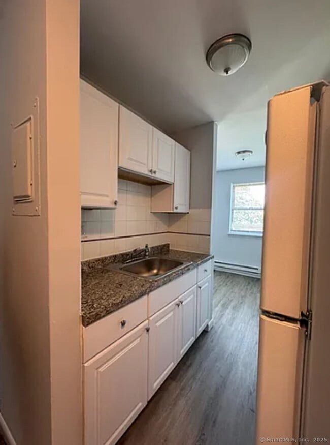 Building Photo - 217 Hollister Ave Unit b5 Rental