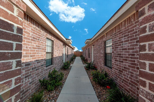Photo - WATER INCLUDED! SPACIOUS! CONTEMPORARY! Unidad 1013#1