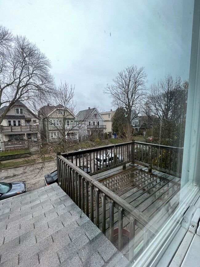 Photo - 3126 N Fratney St Unit Upper