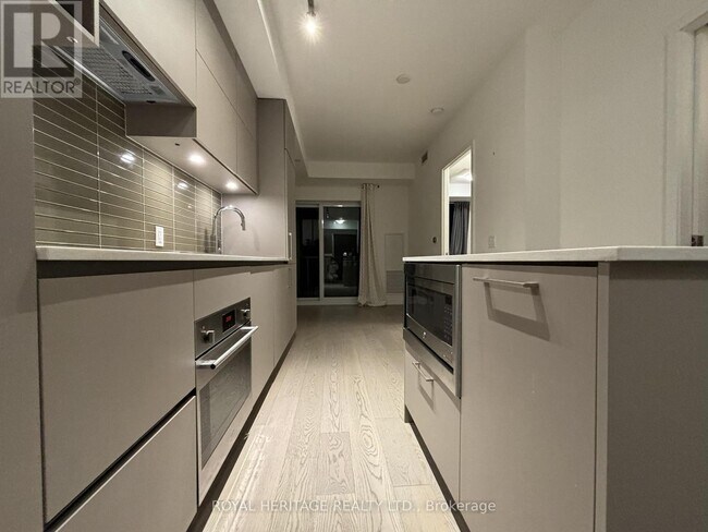 Photo - 1 Yorkville Ave Unit 4501