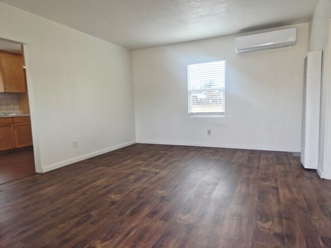 Photo - 9943 Catawba Ave