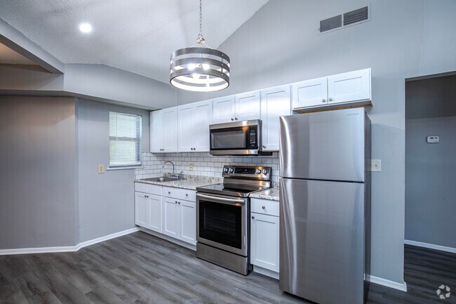 1BR, 1BA - 9665SF - 8014 Tommy Ct Tampa, FL 33619-4833