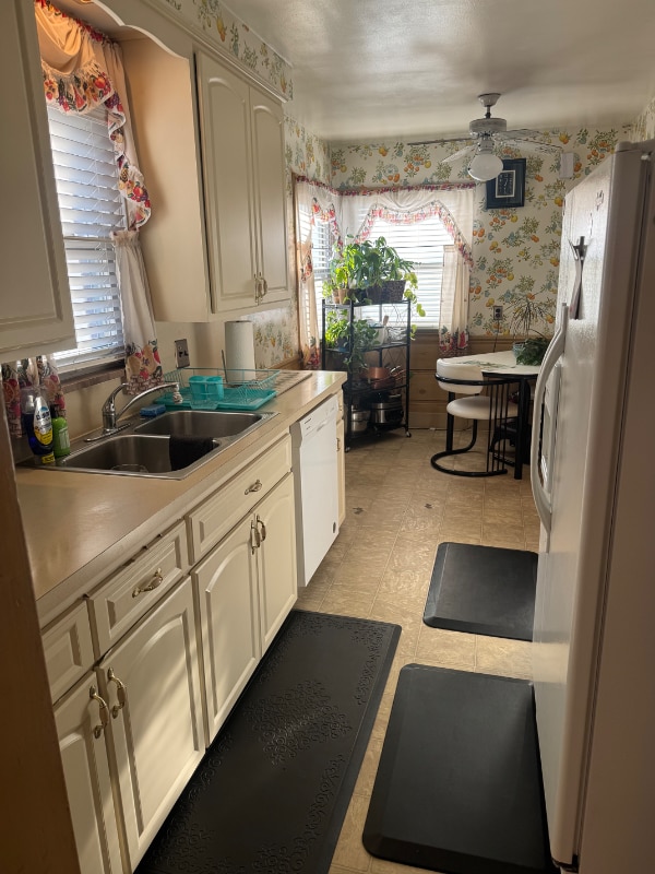 Photo - 20455 Strathmoor St