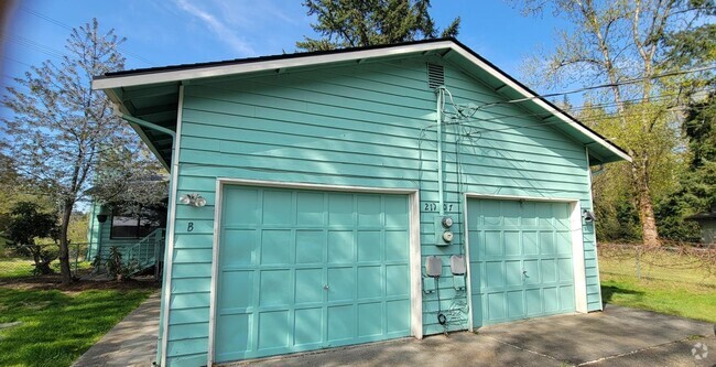 Building Photo - E06-07 Unit E07 Rental