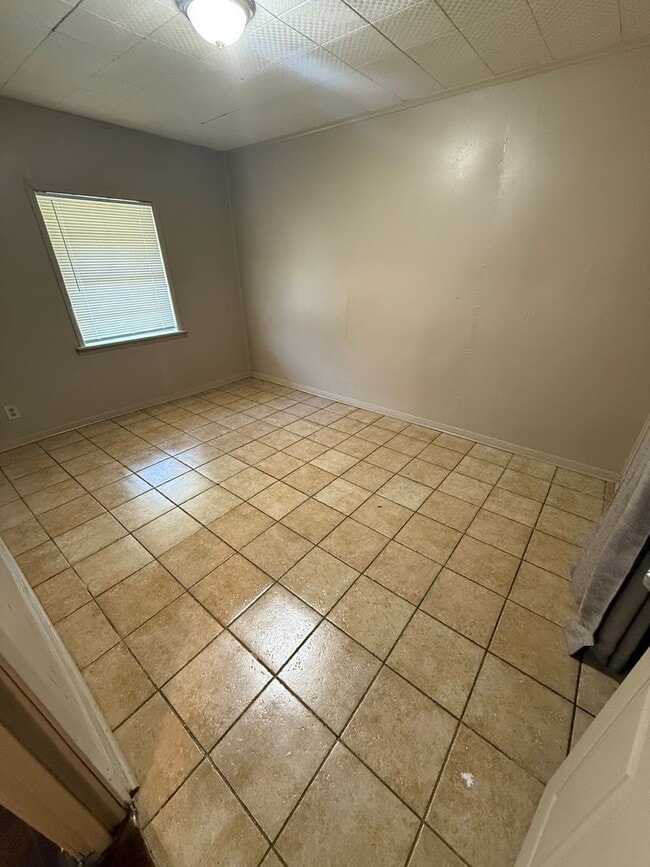 Photo - 3 Bedroom, 1 Bathroom Home for Rent